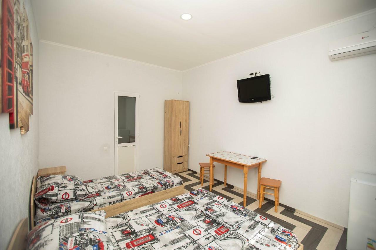 Amalia Hotel Zaliznij Port Kültér fotó