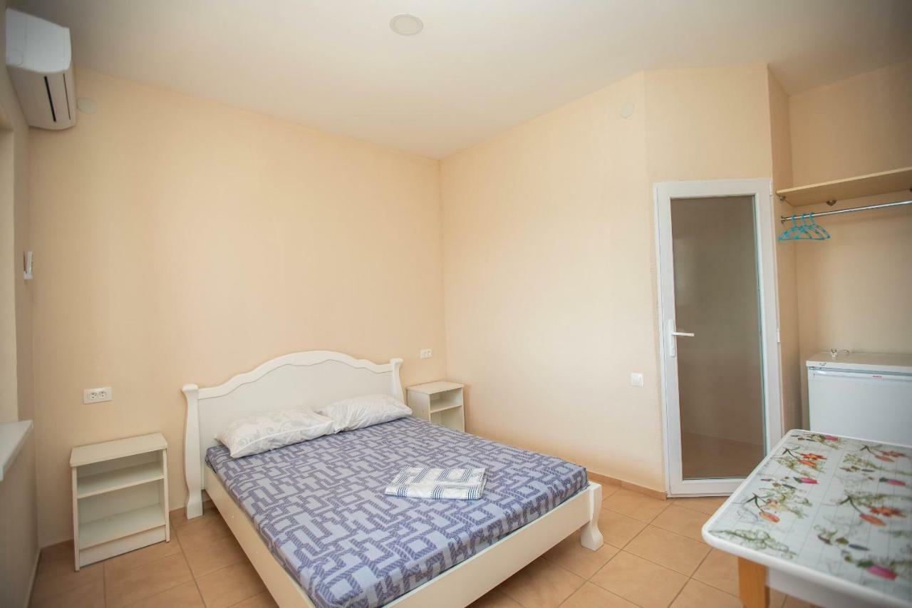 Amalia Hotel Zaliznij Port Kültér fotó