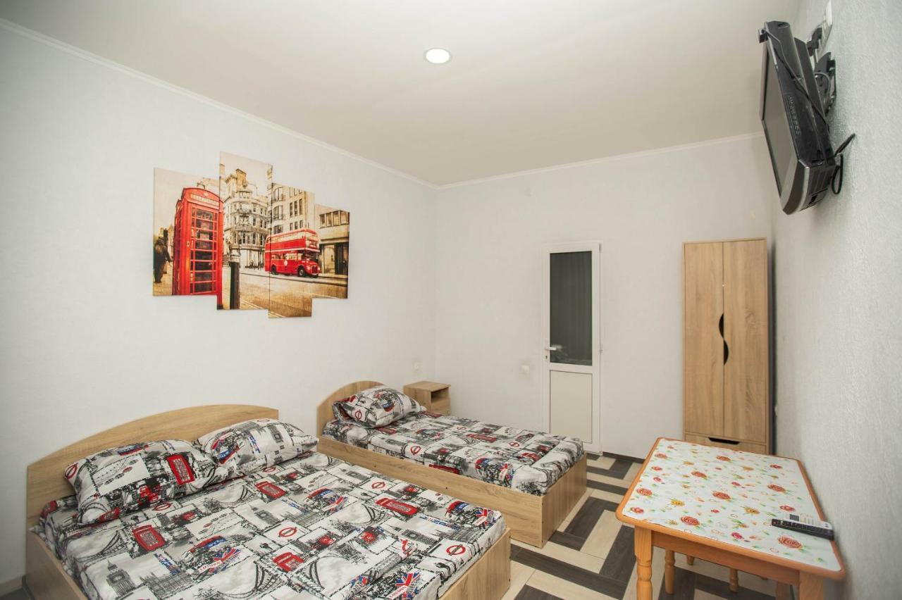 Amalia Hotel Zaliznij Port Kültér fotó