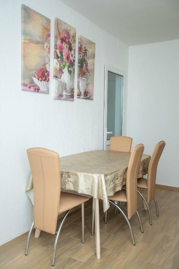Amalia Hotel Zaliznij Port Kültér fotó